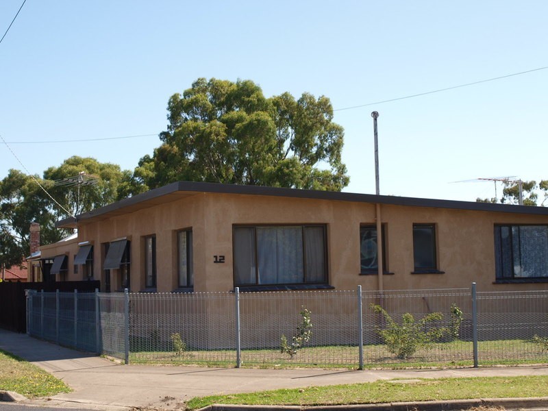 12 June Avenue, Hamlyn Heights VIC 3215