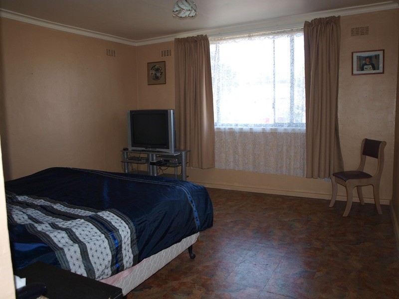 12 June Avenue, Hamlyn Heights VIC 3215