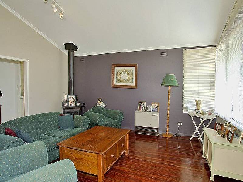 2 Daventry  Avenue, Grovedale VIC 3216