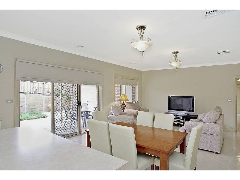 4 Beaujolais Place, Waurn Ponds VIC 3216