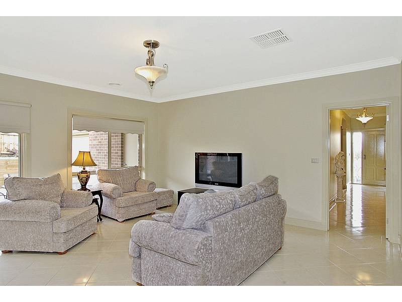 4 Beaujolais Place, Waurn Ponds VIC 3216