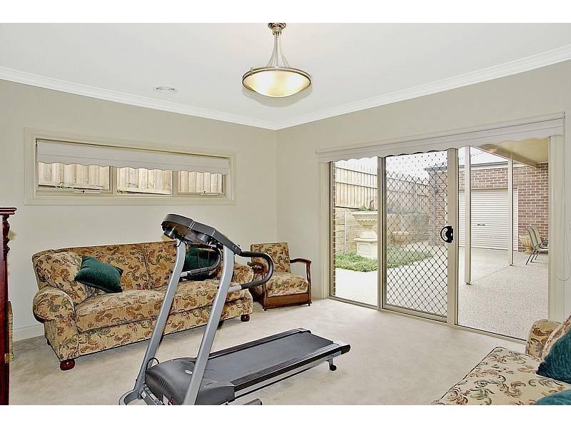 4 Beaujolais Place, Waurn Ponds VIC 3216