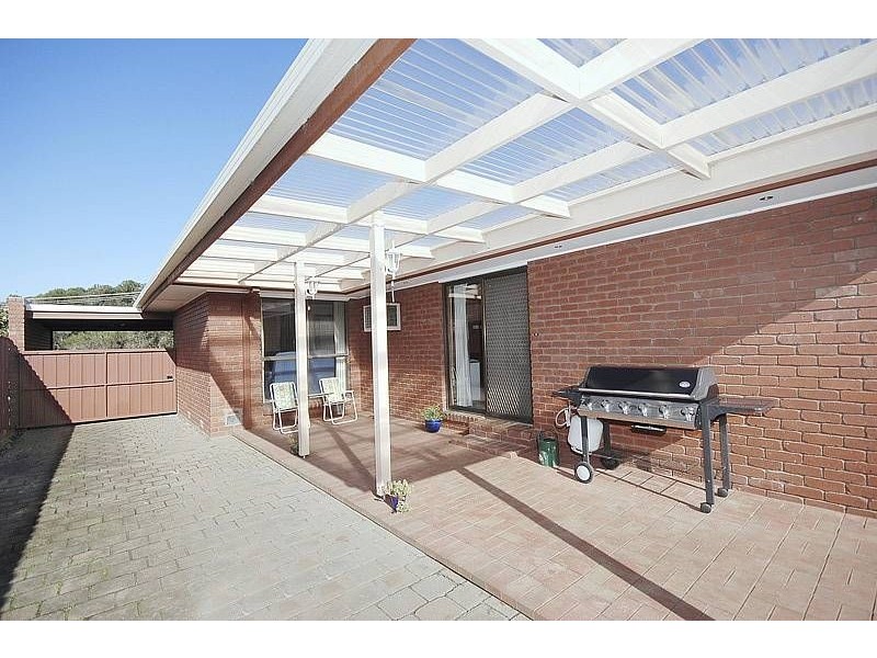 8 Wingarra Drive, Grovedale VIC 3216