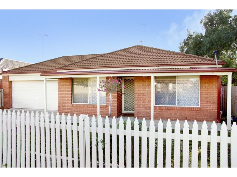 7 Collins  Street, St Albans Park VIC 3219