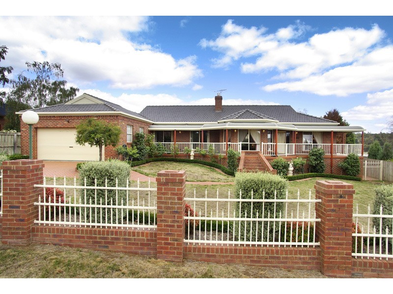 11 Bourbon Way, Waurn Ponds VIC 3216
