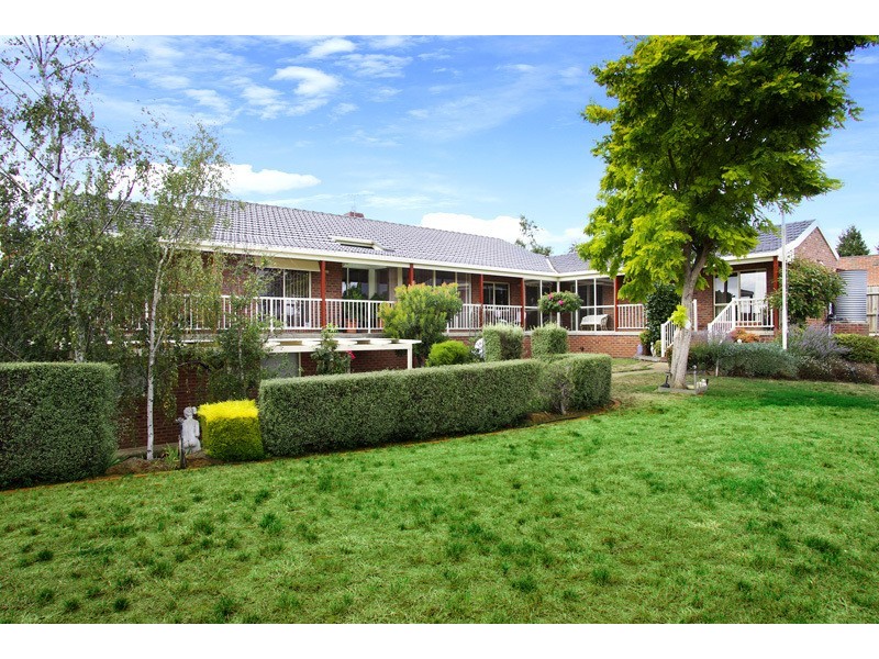 11 Bourbon Way, Waurn Ponds VIC 3216