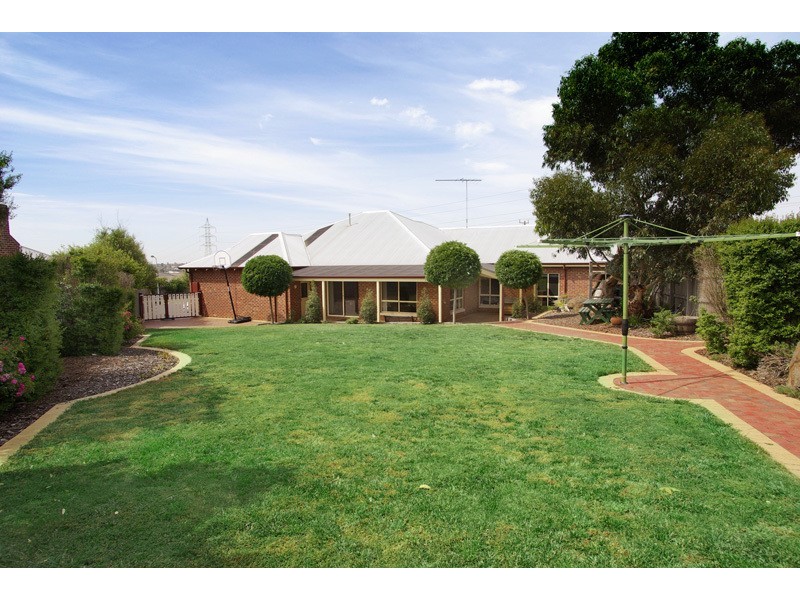 4 Butler Court, Highton VIC 3216
