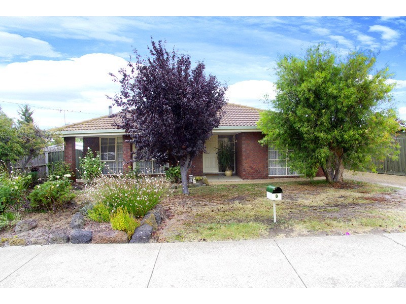 8 Hansen Drive, Grovedale VIC 3216