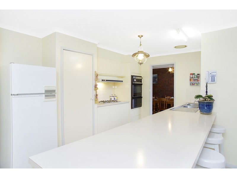 8 Hansen Drive, Grovedale VIC 3216