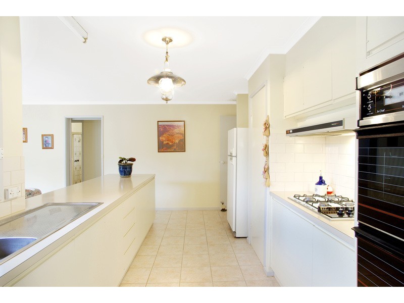 8 Hansen Drive, Grovedale VIC 3216