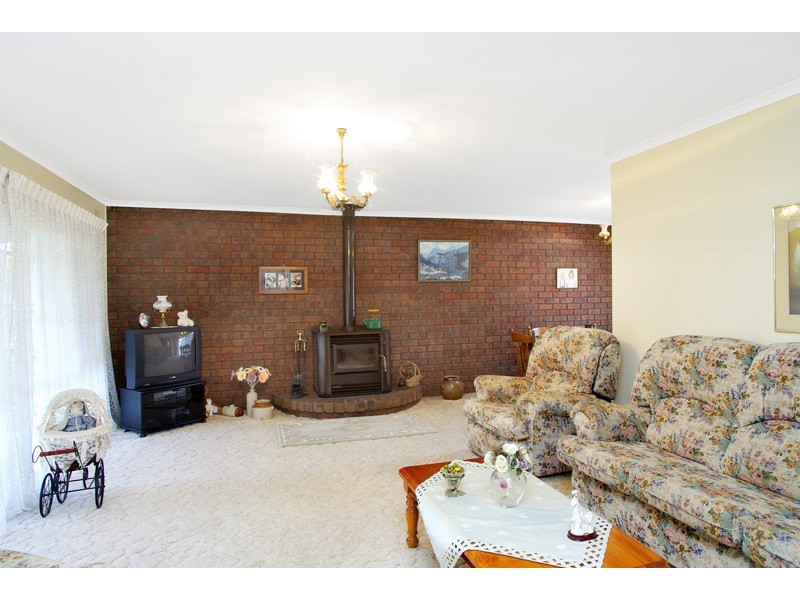 8 Hansen Drive, Grovedale VIC 3216