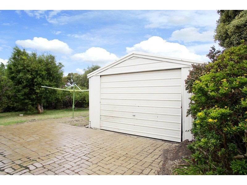 8 Hansen Drive, Grovedale VIC 3216