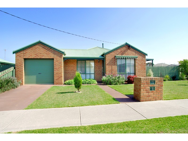 4 Ainslie Avenue, Grovedale VIC 3216