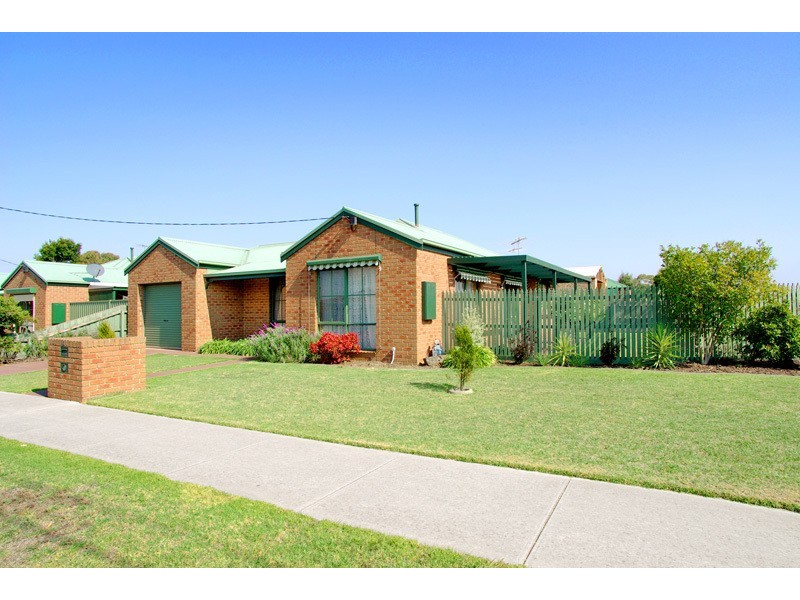 4 Ainslie Avenue, Grovedale VIC 3216