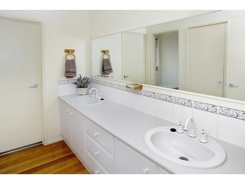 43 Birkenhead Drive, Grovedale VIC 3216