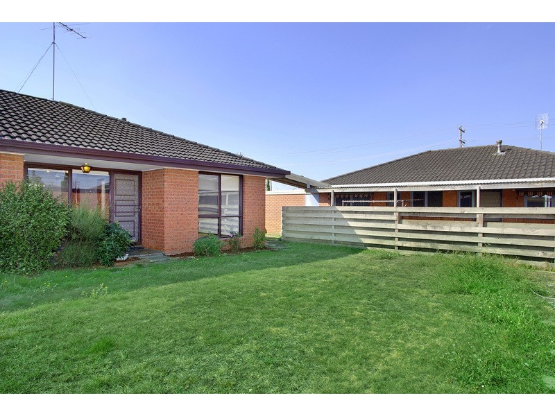 4/4-6 Enfield Drive, St Albans Park VIC 3219