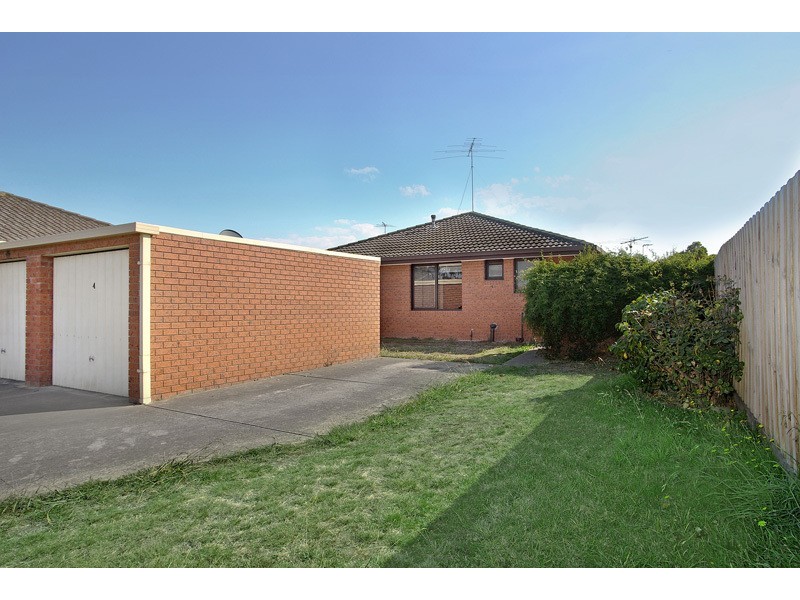 4/4-6 Enfield Drive, St Albans Park VIC 3219
