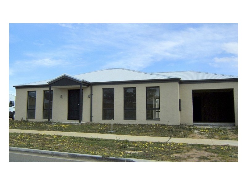 2 Brandon Mews, Grovedale VIC 3216