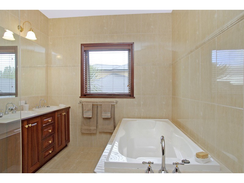 45 Amarina Crescent, Grovedale VIC 3216