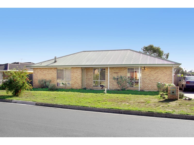 35 Banksia Place, Grovedale VIC 3216