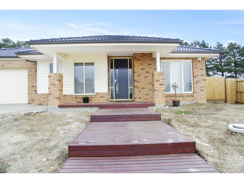 35 Peppertree Rise, Waurn Ponds VIC 3216