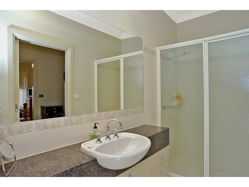 4 Beaujolais Place, Waurn Ponds VIC 3216