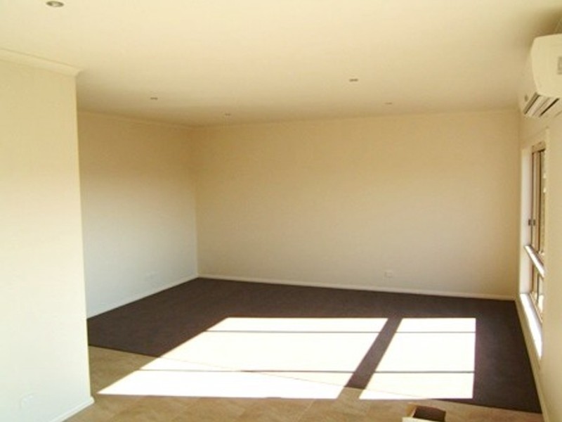 2/7A Silkwood Close, Highton VIC 3216