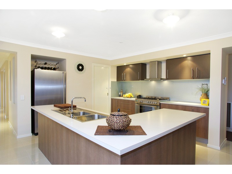 27 Senior Court, Highton VIC 3216