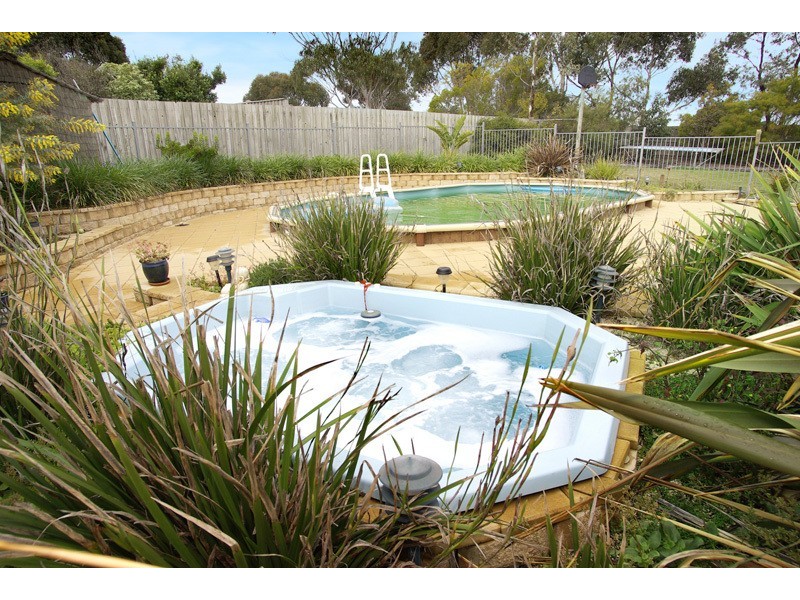 10 – 12 Langer Drive, St Albans Park VIC 3219