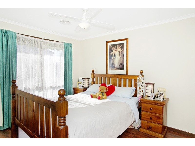 8 Mersey Court, St Albans Park VIC 3219