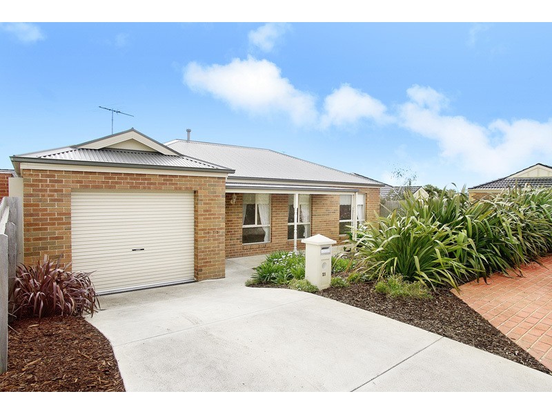 21 Loris Close, Grovedale VIC 3216
