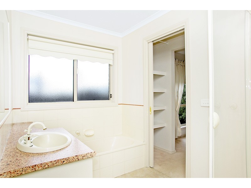 21 Loris Close, Grovedale VIC 3216