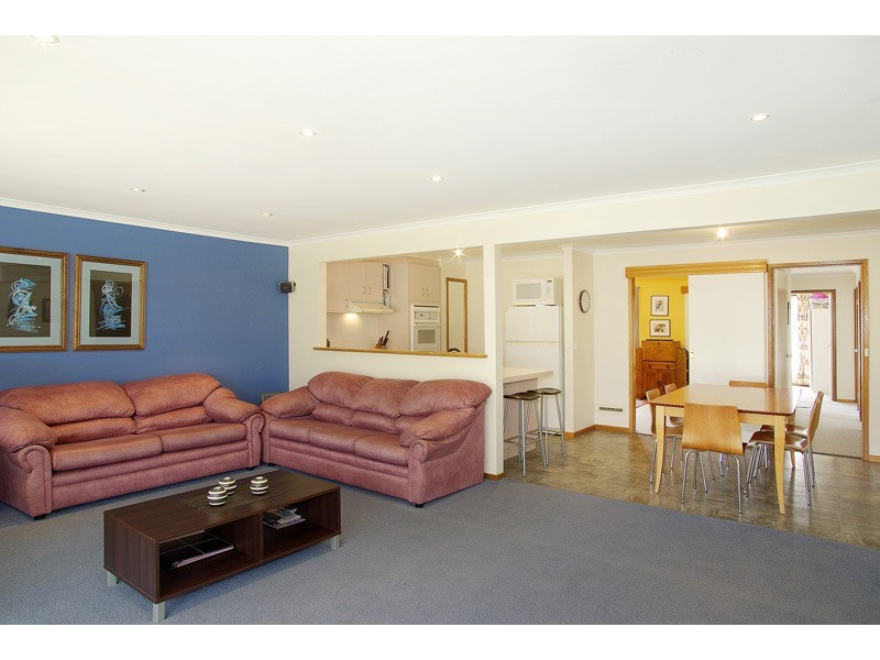 24 Burdoo Drive, Grovedale VIC 3216