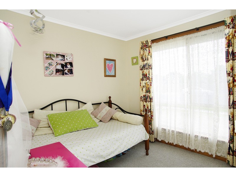 24 Burdoo Drive, Grovedale VIC 3216