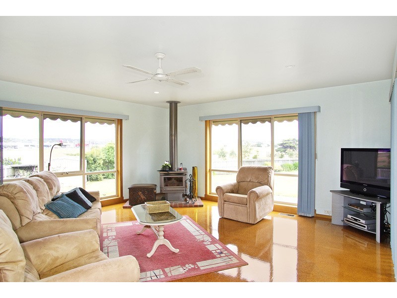 62 Meadowvale Drive, Grovedale VIC 3216