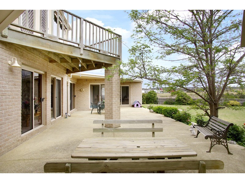 62 Meadowvale Drive, Grovedale VIC 3216