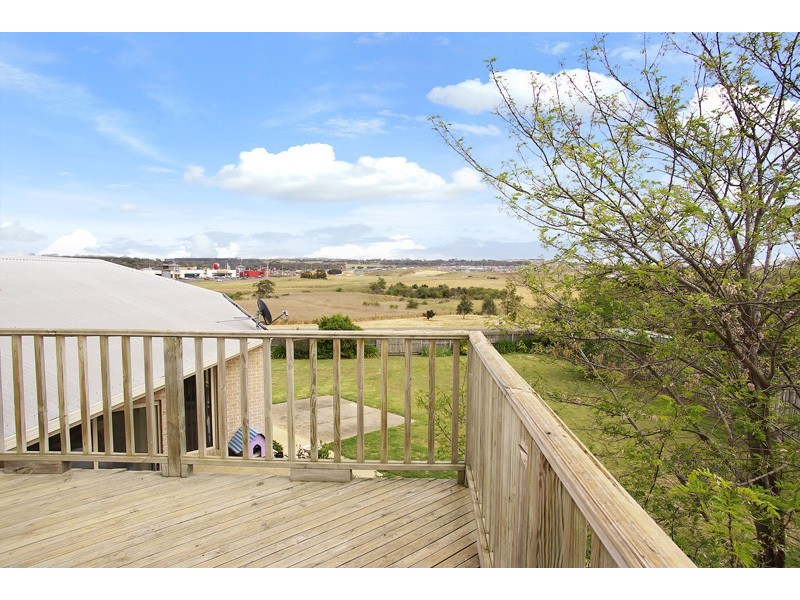 62 Meadowvale Drive, Grovedale VIC 3216