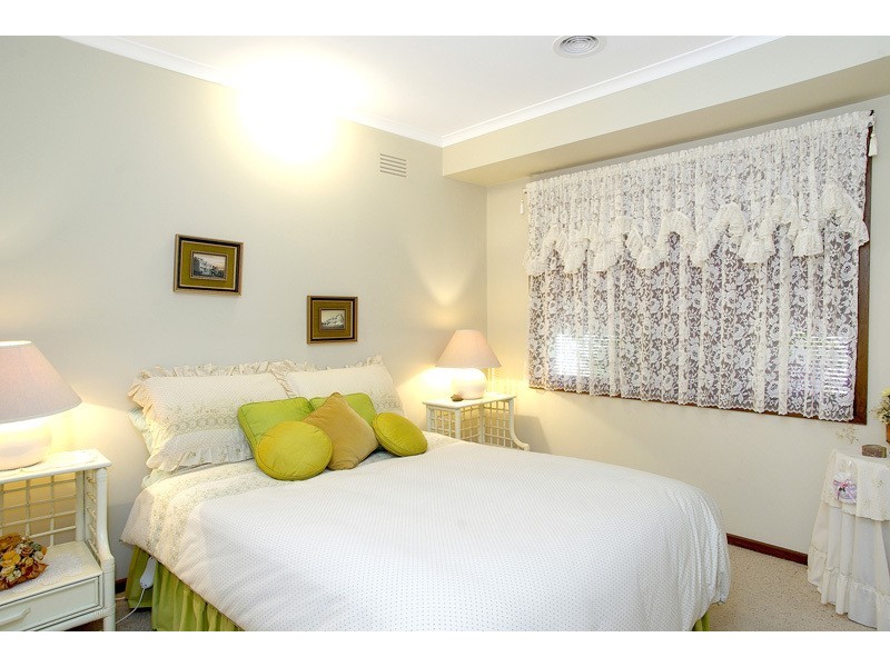 14 Tanunda Grove, Belmont VIC 3216