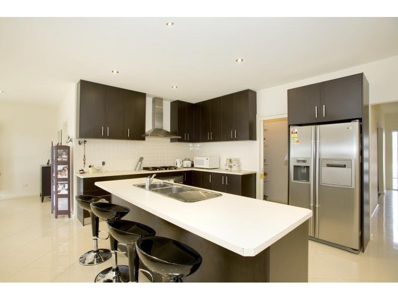 14 Edna Way, Grovedale VIC 3216