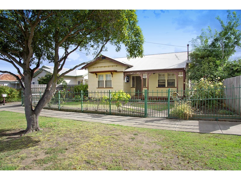 4 Dudley Street, Belmont VIC 3216