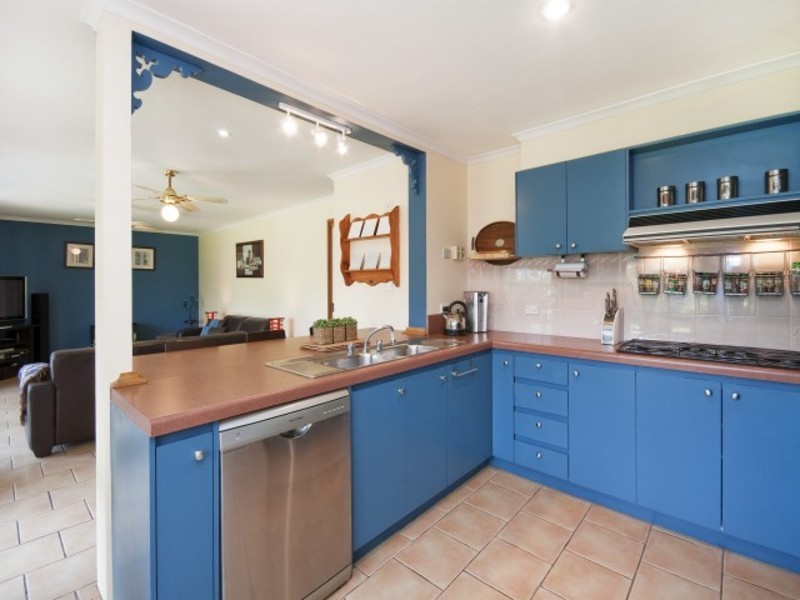 8 Mulholland Crescent, Grovedale VIC 3216