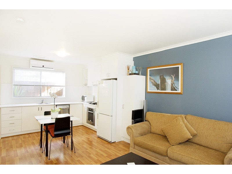 2/19 Corio Street, Belmont VIC 3216