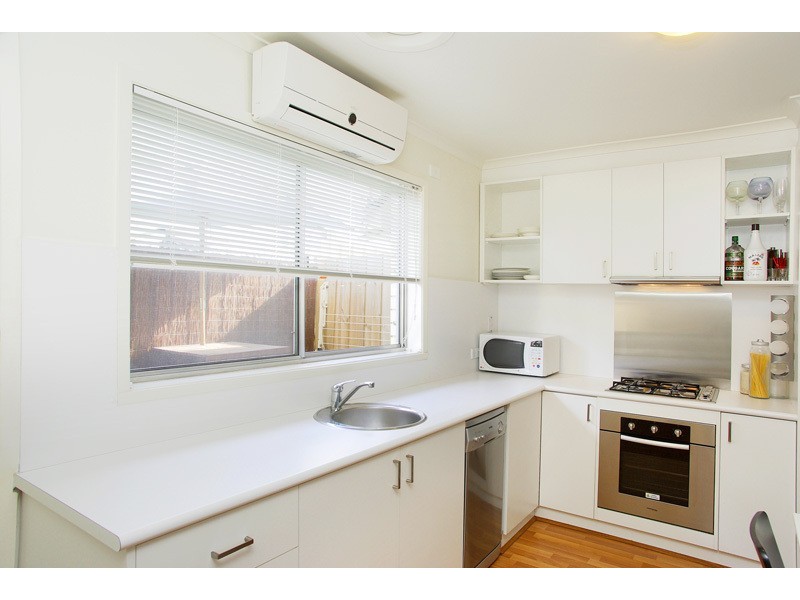 2/19 Corio Street, Belmont VIC 3216