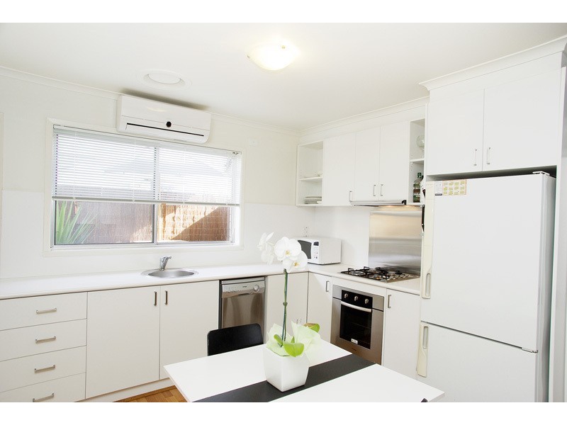 2/19 Corio Street, Belmont VIC 3216