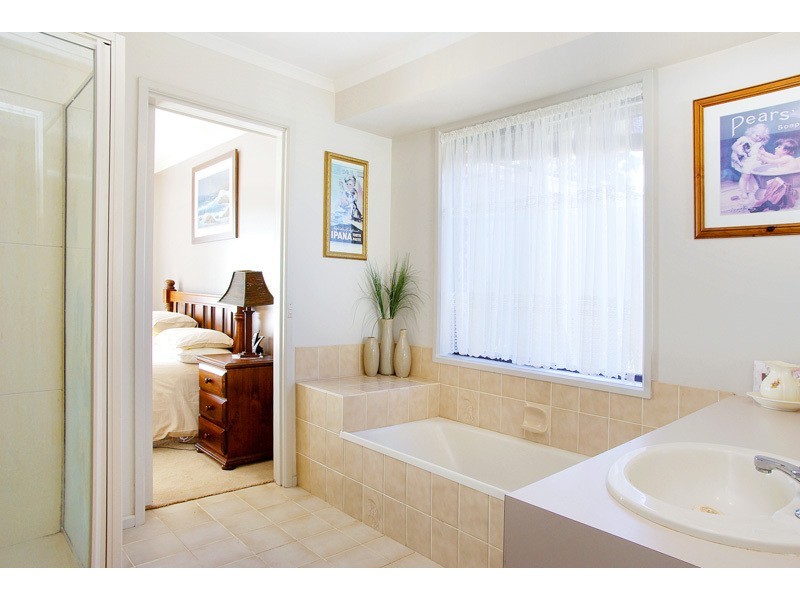 17 Villea Avenue, Grovedale VIC 3216