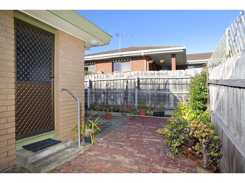 1/24 Bieske Road, Grovedale VIC 3216