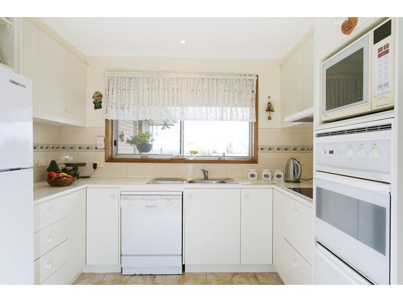 84 Heyers Road, Grovedale VIC 3216