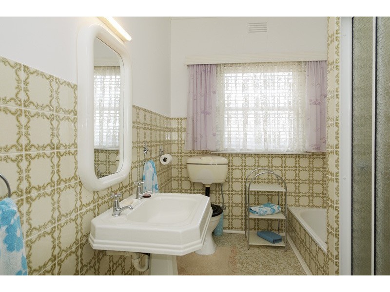 56 Oxford Street, Whittington VIC 3219