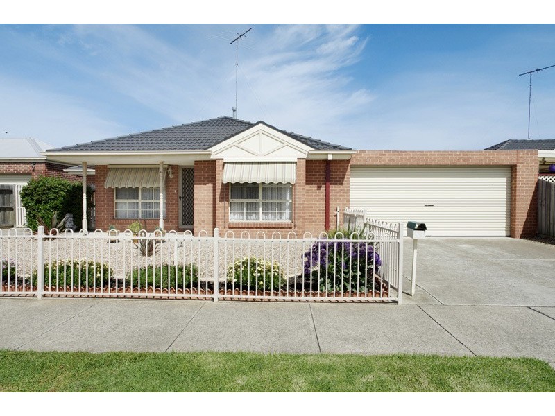 33 Waratah Street, Grovedale VIC 3216