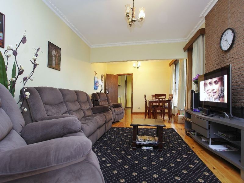 18 & 18A South Valley Road, Highton VIC 3216